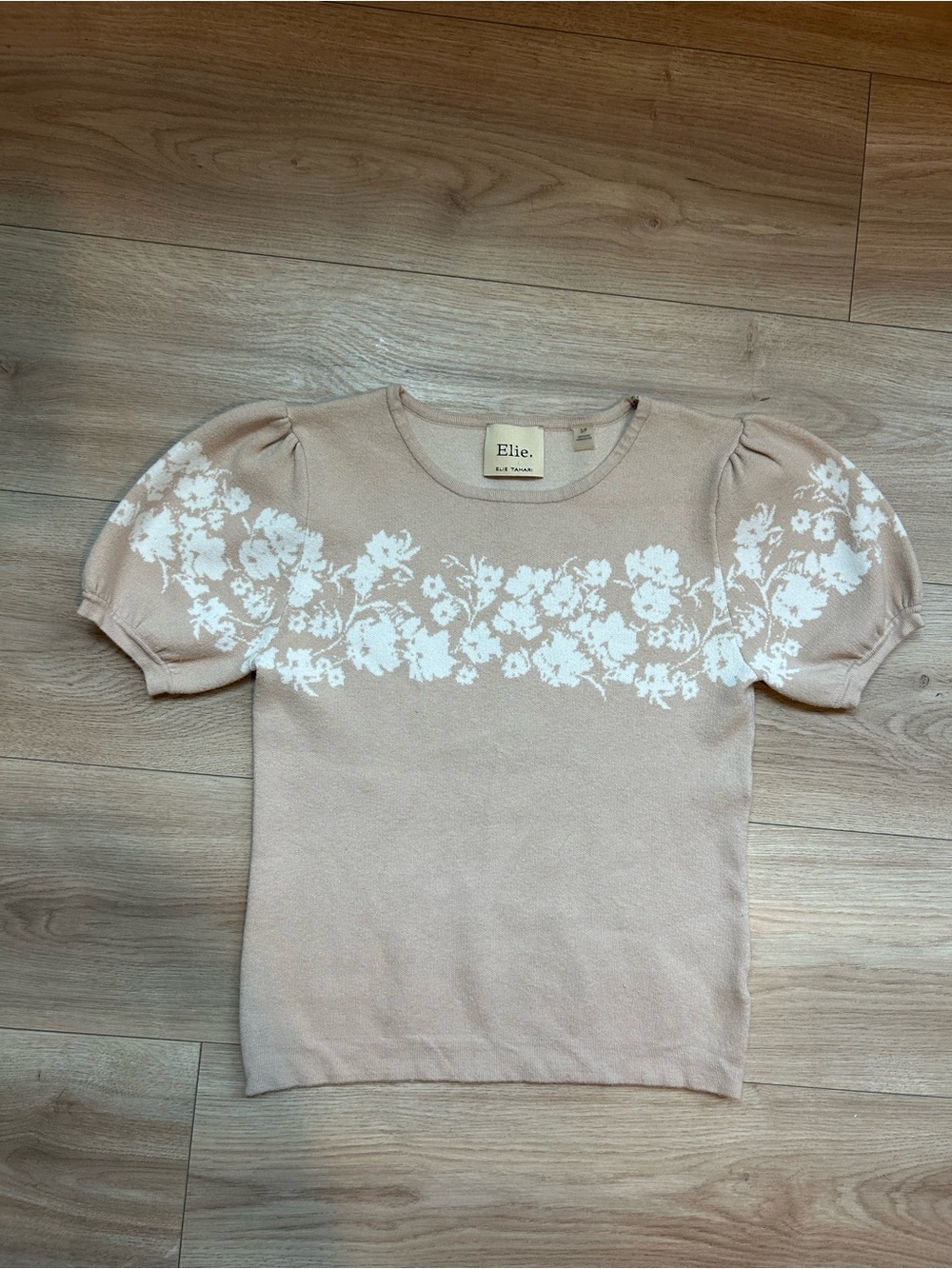 Elie Tahari Peach Short-Sleeve Knit Top with White Floral